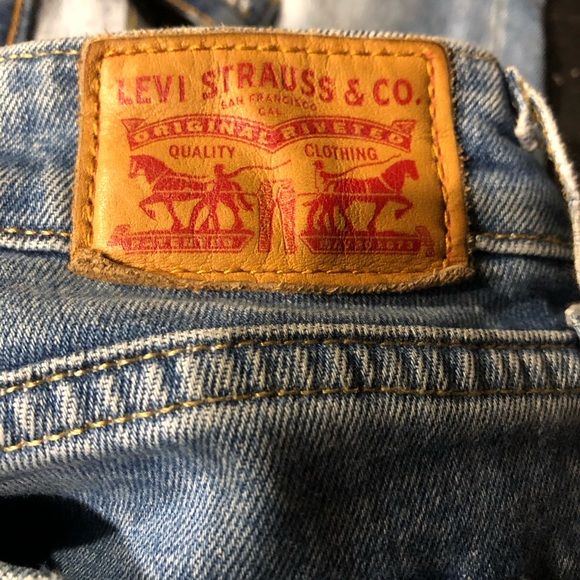 Levi’s 711 Jeans - Picture 5 of 5